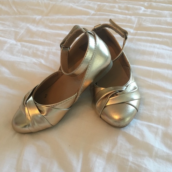 girls flat gold shoes